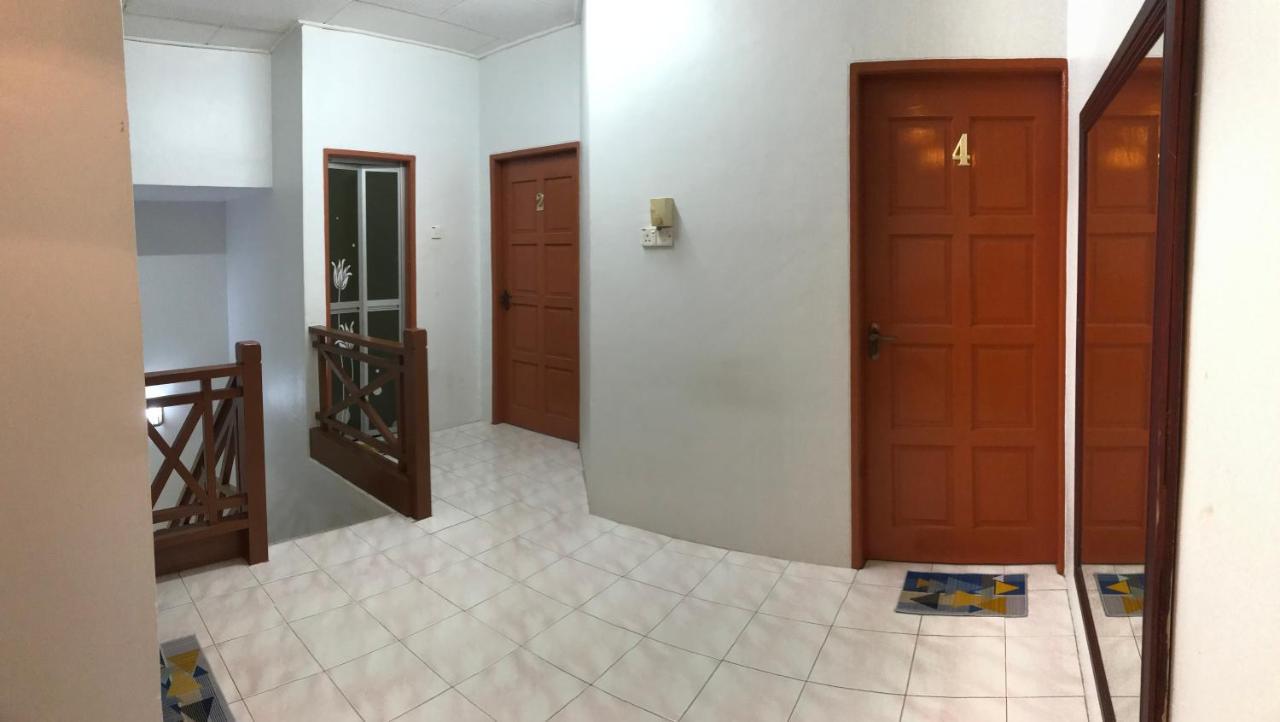 Ruhani Homestay 3 Kb - 4 Bedroom Fully Airconditioned With Wifi & Netflix Kota Bharu Exteriör bild