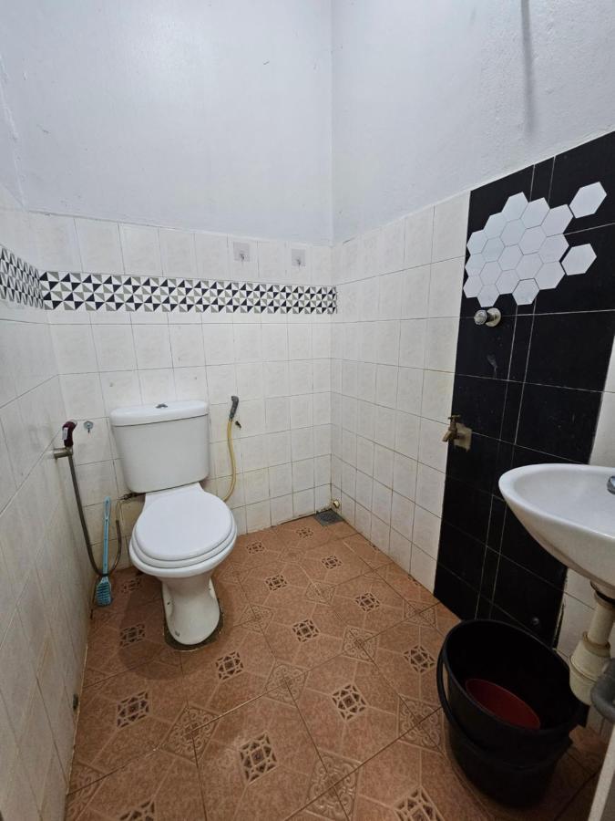 Ruhani Homestay 3 Kb - 4 Bedroom Fully Airconditioned With Wifi & Netflix Kota Bharu Exteriör bild