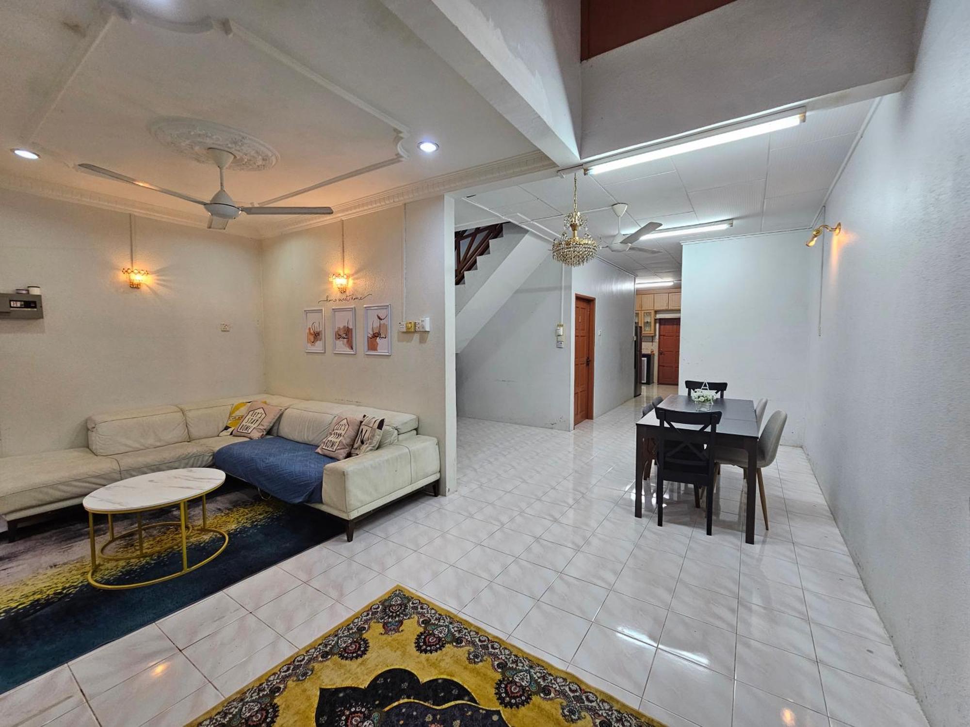 Ruhani Homestay 3 Kb - 4 Bedroom Fully Airconditioned With Wifi & Netflix Kota Bharu Exteriör bild