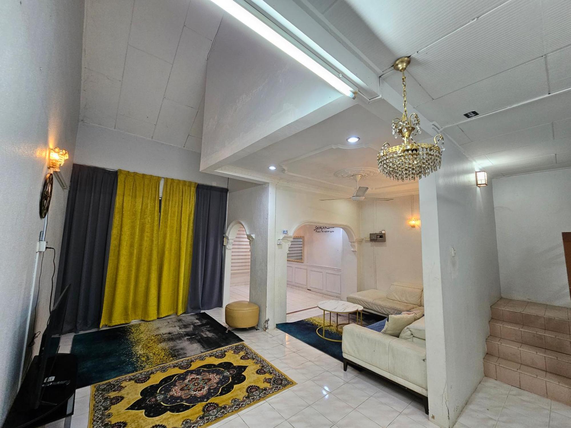 Ruhani Homestay 3 Kb - 4 Bedroom Fully Airconditioned With Wifi & Netflix Kota Bharu Exteriör bild