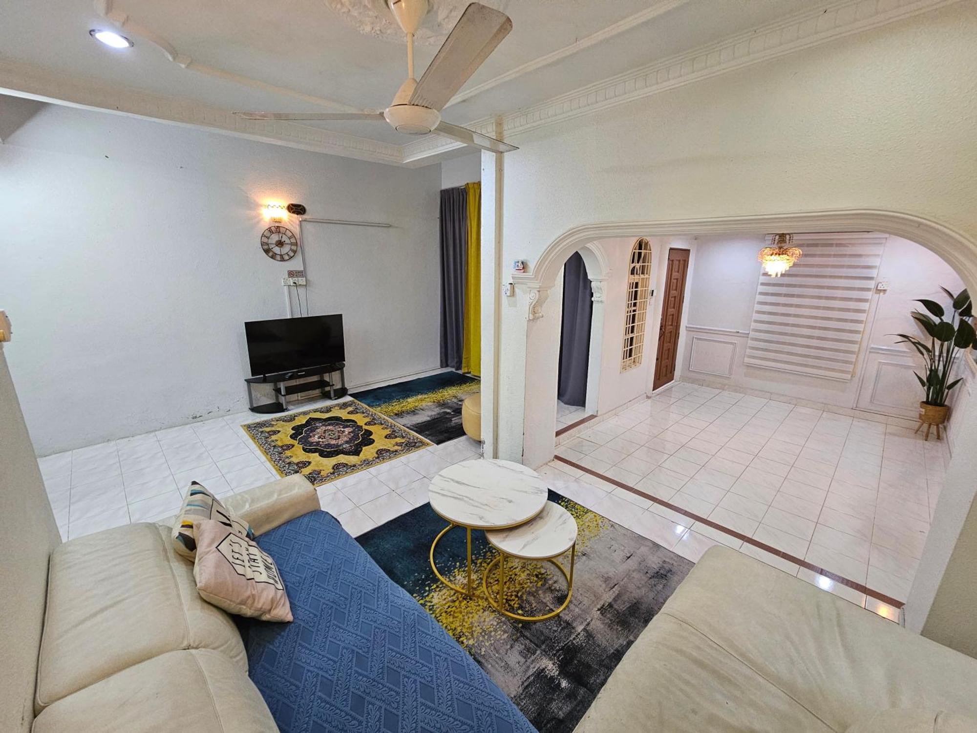 Ruhani Homestay 3 Kb - 4 Bedroom Fully Airconditioned With Wifi & Netflix Kota Bharu Exteriör bild