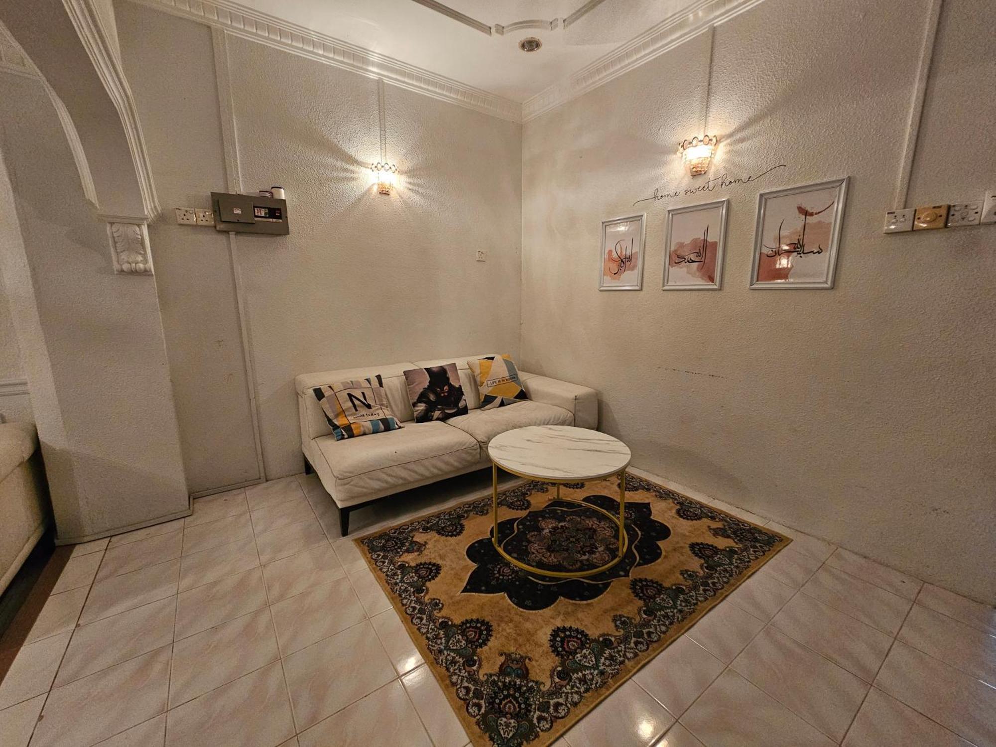 Ruhani Homestay 3 Kb - 4 Bedroom Fully Airconditioned With Wifi & Netflix Kota Bharu Exteriör bild