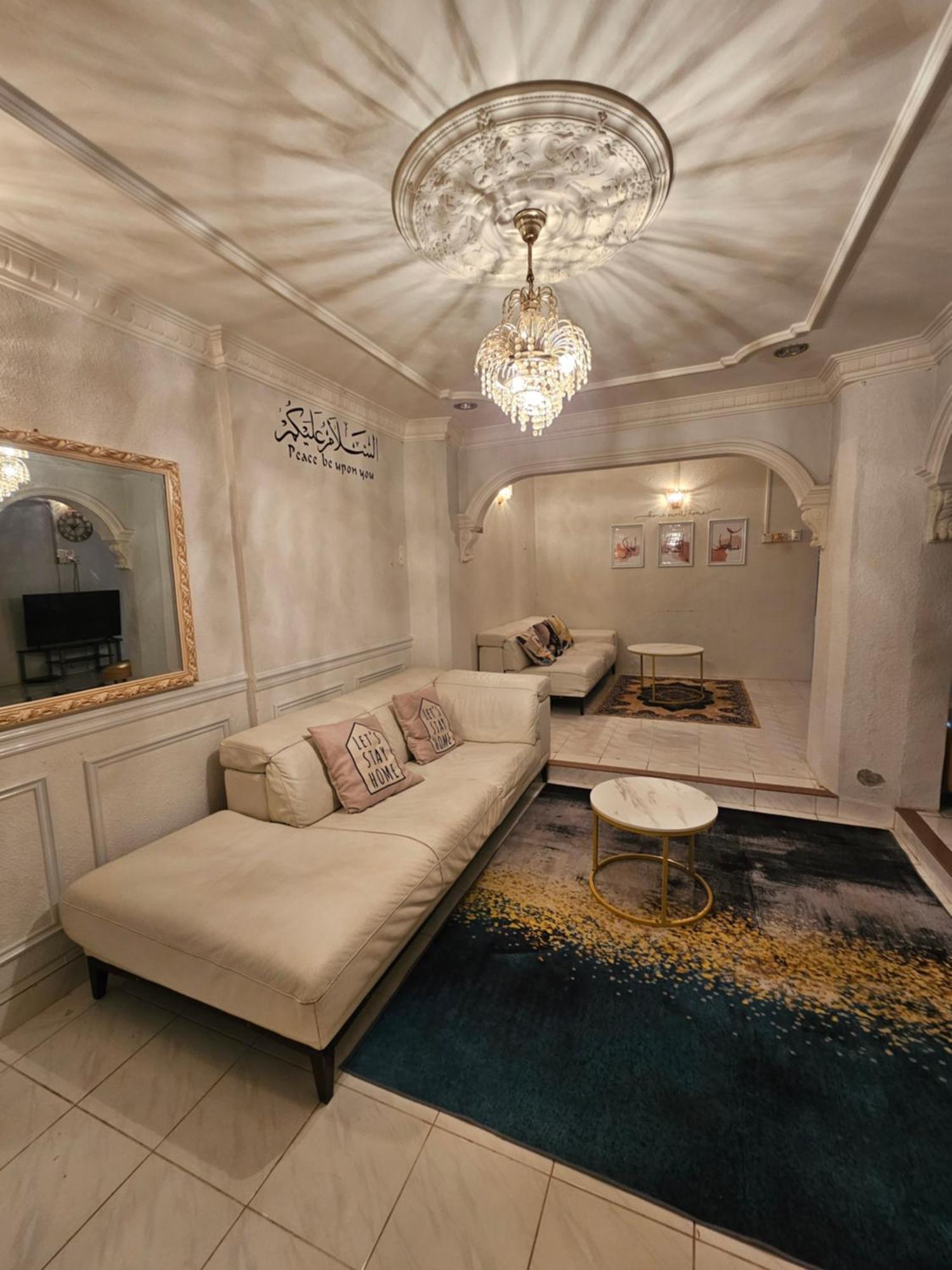 Ruhani Homestay 3 Kb - 4 Bedroom Fully Airconditioned With Wifi & Netflix Kota Bharu Exteriör bild